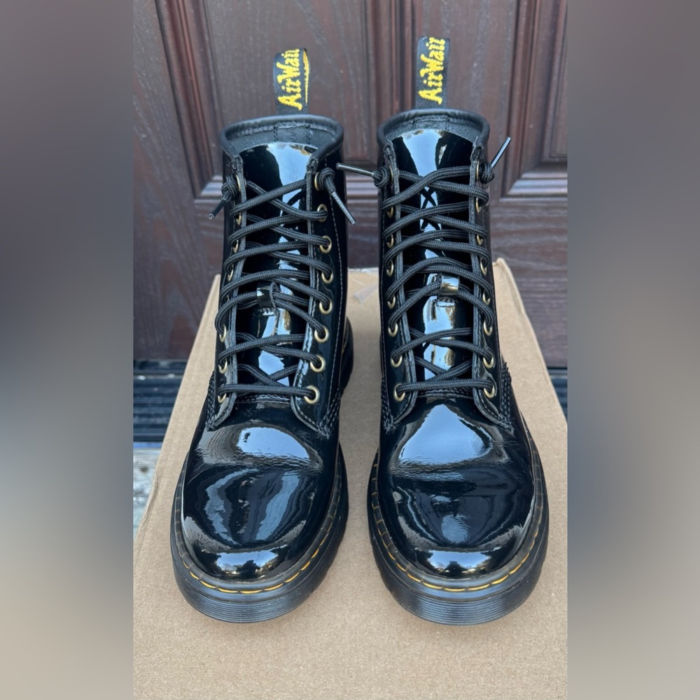 Dr. Martens Black Lace-Up Boots Womens boots Size 6